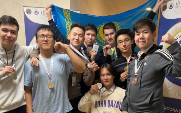 Қазақстандық оқушылар халықаралық олимпиададан 11 медаль еншіледі