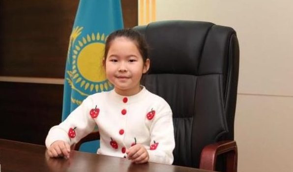 Школьница получила письмо от президента  Токаева