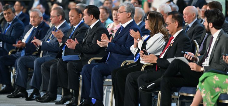 Президент Астананың 25 жылдық мерейтойына  арналған бауырлас қалалар форумына қатысты
