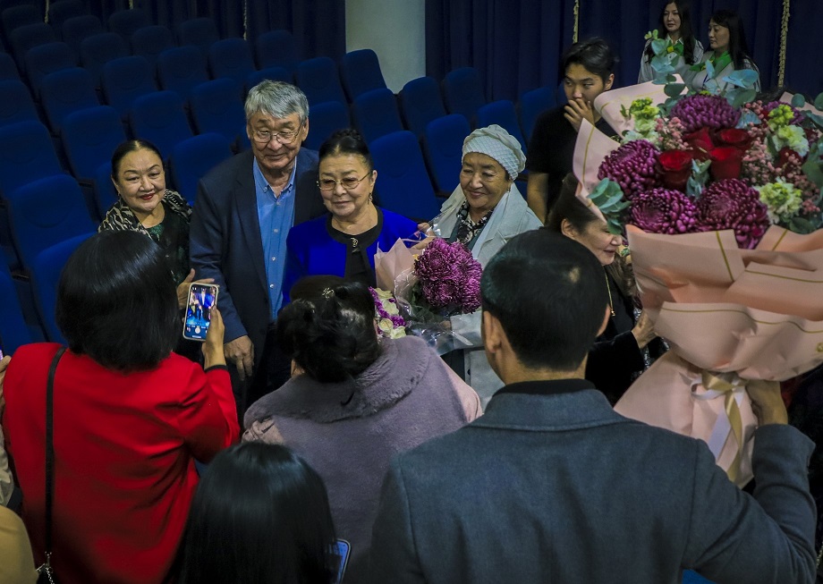 Үлкен тік пенисалардың фотосуреттері